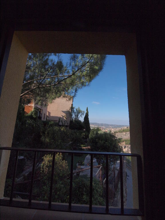 Los Ojos De La Mora Apartamentos Boutique Cuenca  Oda fotoğraf