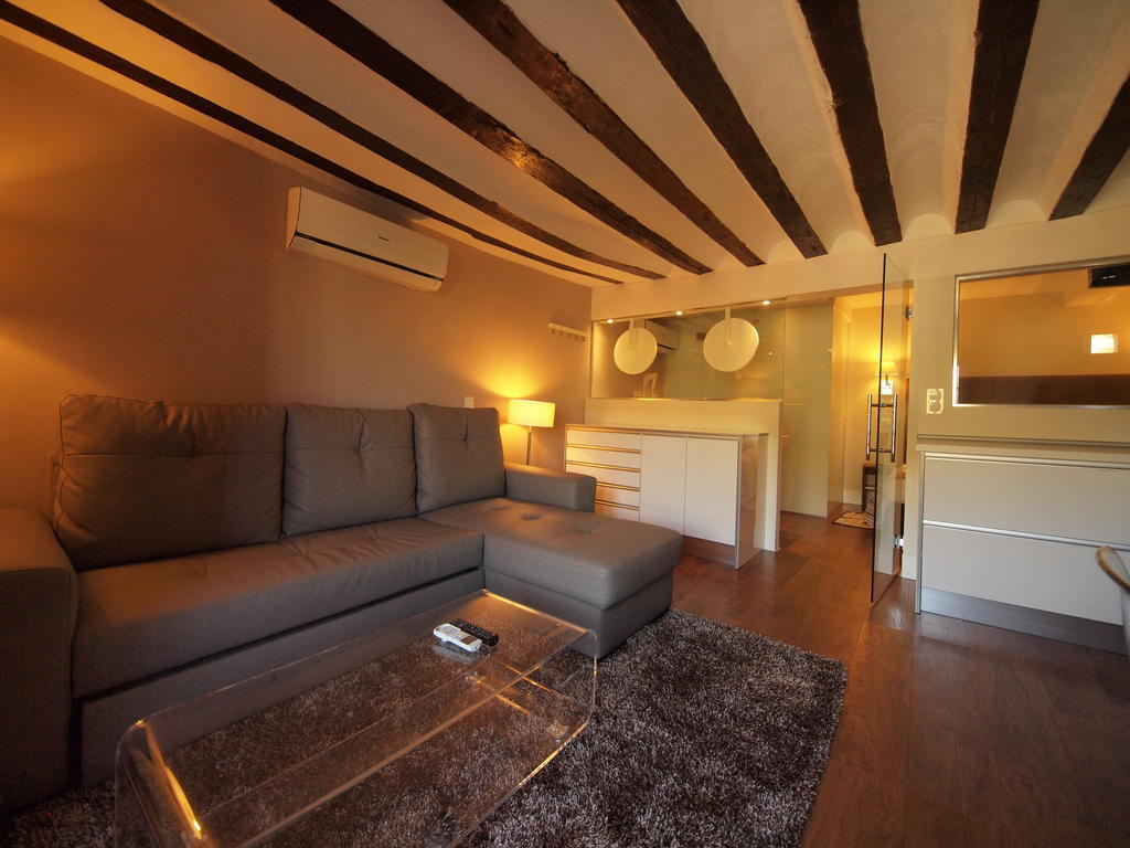Los Ojos De La Mora Apartamentos Boutique Cuenca  Oda fotoğraf